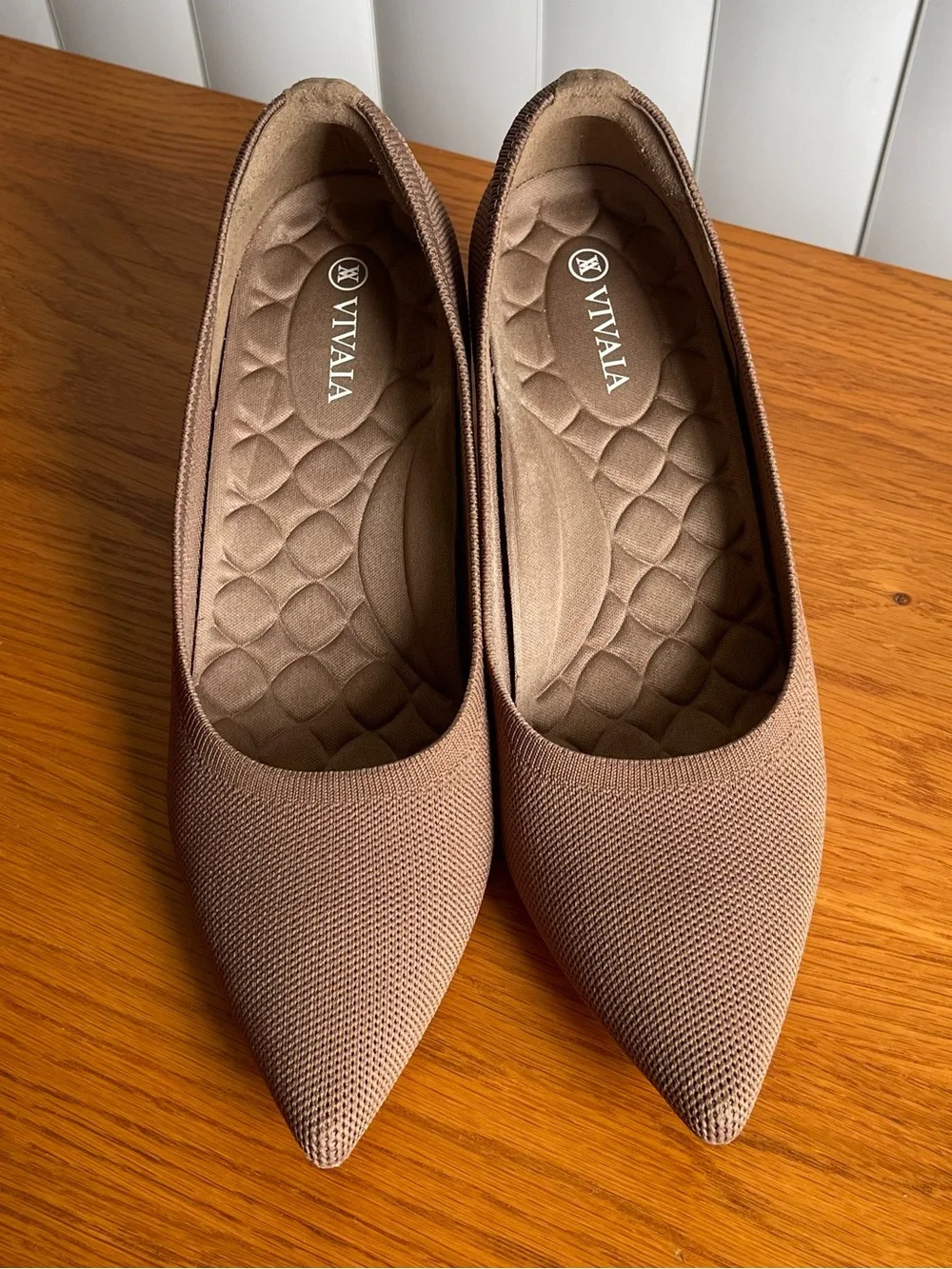 Vivaia Aria Pointed Toe Wedge Brown Size 39/8